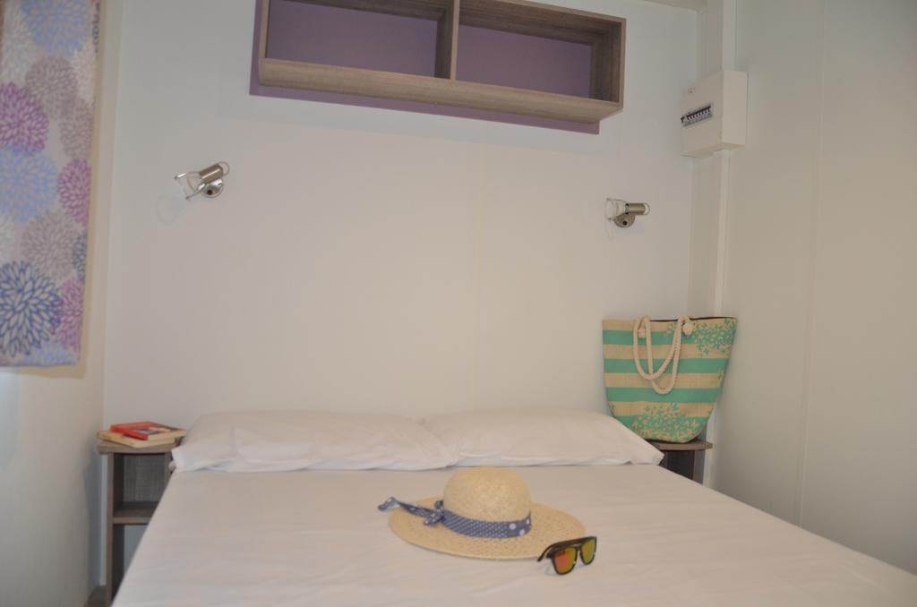 Happy Camp Mobile Homes In Domaine La Yole Camping Lodge Valras-Plage Zimmer foto